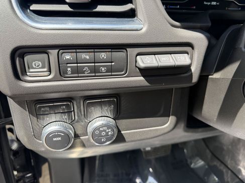 Used 2023 GMC Yukon AT4 w/ AT4 Premium Package AWD/4WD image 9