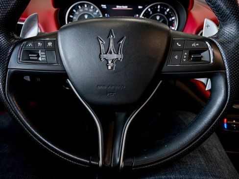 Used 2022 Maserati Ghibli Modena image 33