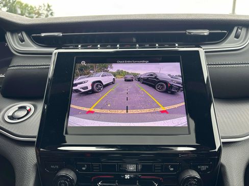 New 2025 Jeep Grand Cherokee Laredo X w/ Luxury Tech Group I image 10