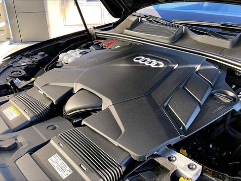 Used 2021 Audi Q7 3.0T Premium Plus image 32