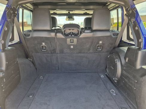 Used 2019 Jeep Wrangler Unlimited Rubicon w/ Dual Top Group AWD/4WD image 21