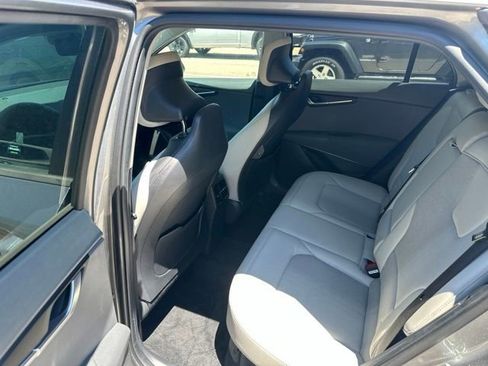 Used 2024 Kia Niro EX FWD image 13