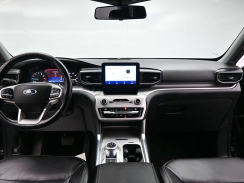 Certified 2020 Ford Explorer XLT w/ Equipment Group 202A image 20