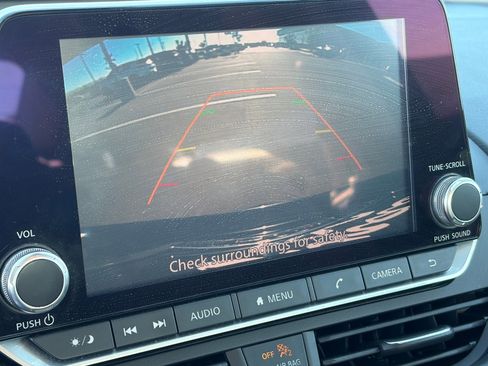 Used 2021 Nissan Altima 2.5 SV FWD image 25