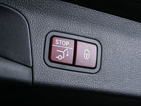 Used 2022 Mercedes-Benz GLS 450 4MATIC image 35