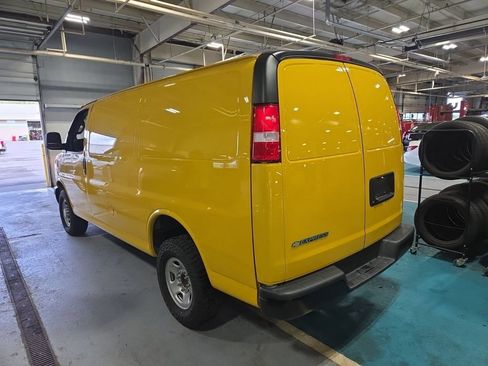 Used 2023 Chevrolet Express 2500 RWD image 3