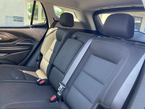 Used 2024 GMC Terrain SLE image 18