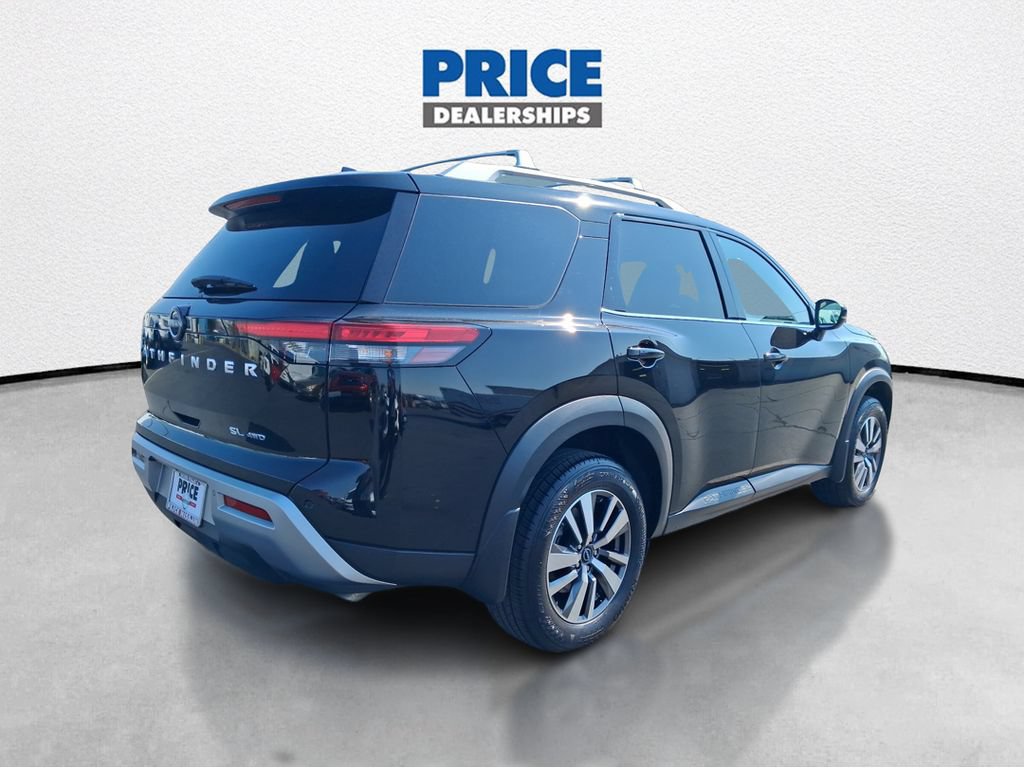 Used 2025 Nissan Pathfinder SL AWD/4WD image 6