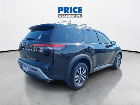 Used 2025 Nissan Pathfinder SL AWD/4WD image 6