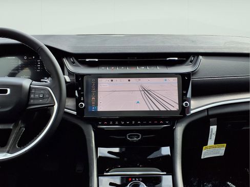 New 2026 Jeep Grand Cherokee Limited image 12