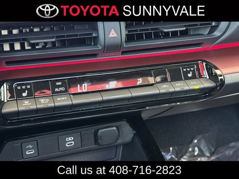 Used 2026 Toyota Prius Plug-In Hybrid FWD image 24