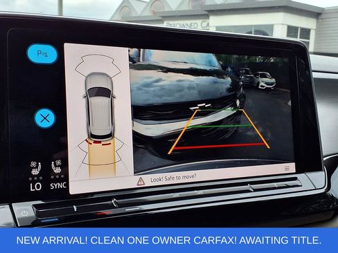 Used 2024 Volkswagen Atlas Cross Sport SE w/ Panoramic Sunroof Package FWD image 8
