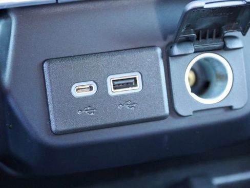 Used 2021 GMC Sierra 1500 AT4 w/ AT4 Preferred Package AWD/4WD image 23