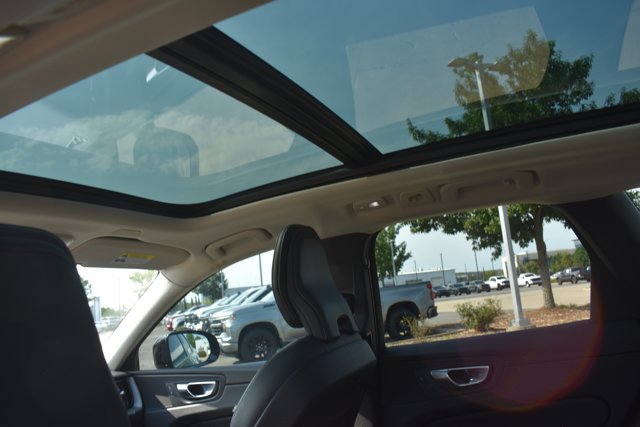 Used 2024 Volvo XC60 T8 Core AWD/4WD image 19