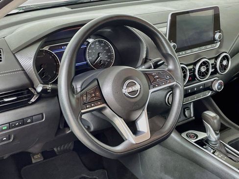 Used 2024 Nissan Sentra SV FWD image 17