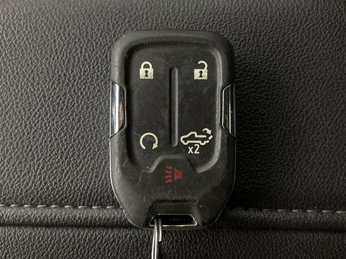 Used 2020 Chevrolet Silverado 1500 LTZ AWD/4WD image 33
