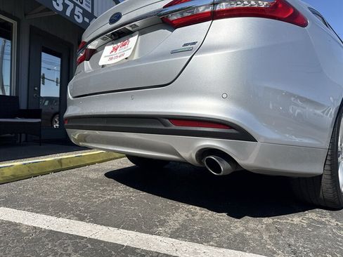 Used 2018 Ford Fusion SE FWD image 9