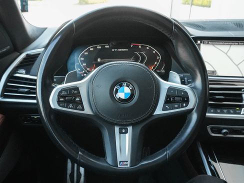Used 2021 BMW X7 M50i w/ Dynamic Handling Package AWD/4WD image 17