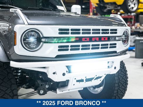 New 2025 Ford Bronco Heritage Edition AWD/4WD image 15