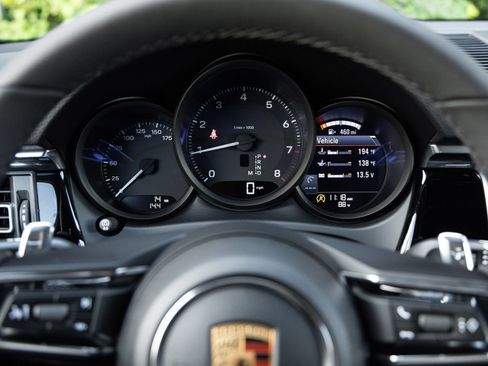 Certified 2026 Porsche Macan AWD/4WD image 14