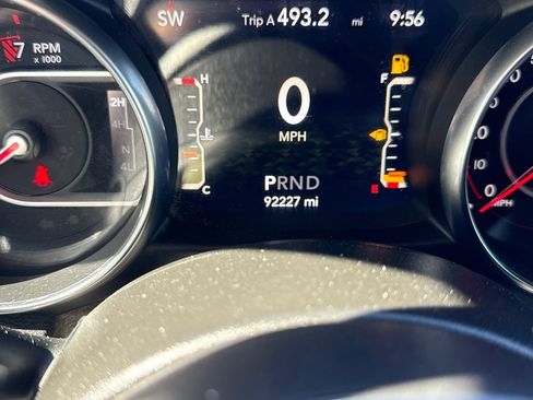 Used 2021 Jeep Gladiator Rubicon AWD/4WD image 16