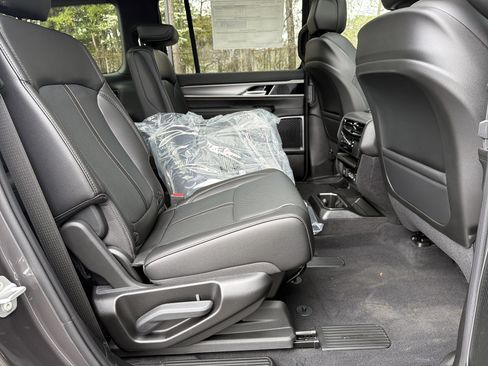 New 2026 Jeep Grand Wagoneer L 2WD w/ Premium Group I image 18