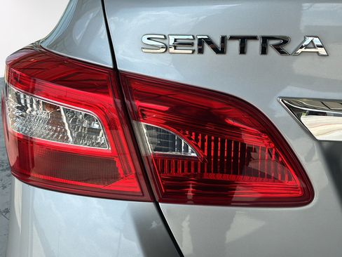 Used 2019 Nissan Sentra S FWD image 39