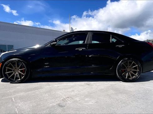 Used 2017 Cadillac ATS V w/ Luxury Package RWD image 3