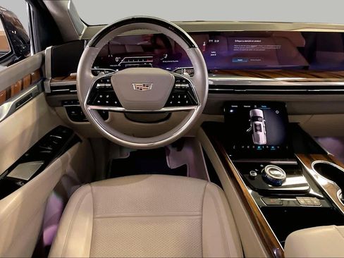 Used 2025 Cadillac Escalade Sport Platinum w/ LPO, ONYX Package AWD/4WD image 5