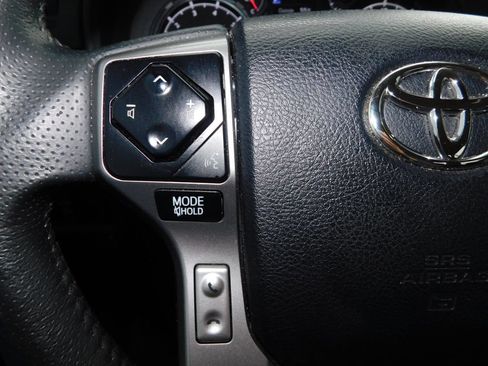 Used 2020 Toyota 4Runner SR5 AWD/4WD image 25