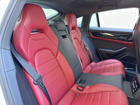 Used 2025 Porsche Panamera 4S w/ Premium Package image 45
