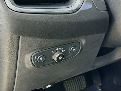 Used 2020 Chevrolet Equinox Premier w/ Premier Redline Edition image 10