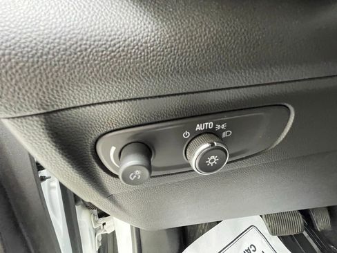 Used 2021 Buick Envision Preferred FWD image 13