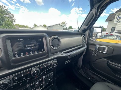 Used 2021 Jeep Gladiator Sport AWD/4WD image 33