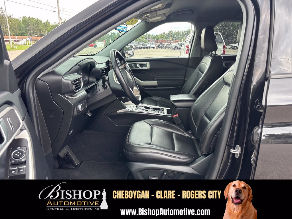 Used 2022 Ford Explorer XLT w/ Equipment Group 202A AWD/4WD image 19