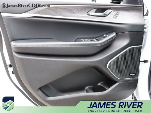 Used 2024 Jeep Grand Cherokee Limited 4xe AWD/4WD image 21