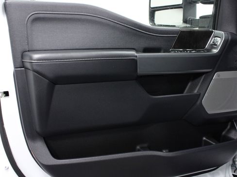 Used 2024 Ford F350 Lariat w/ Lariat Ultimate Package image 11