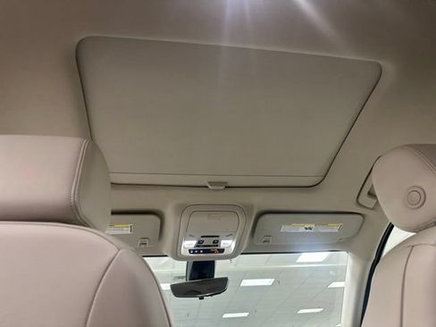 Used 2022 GMC Acadia Denali w/ Denali Technology Package FWD image 20