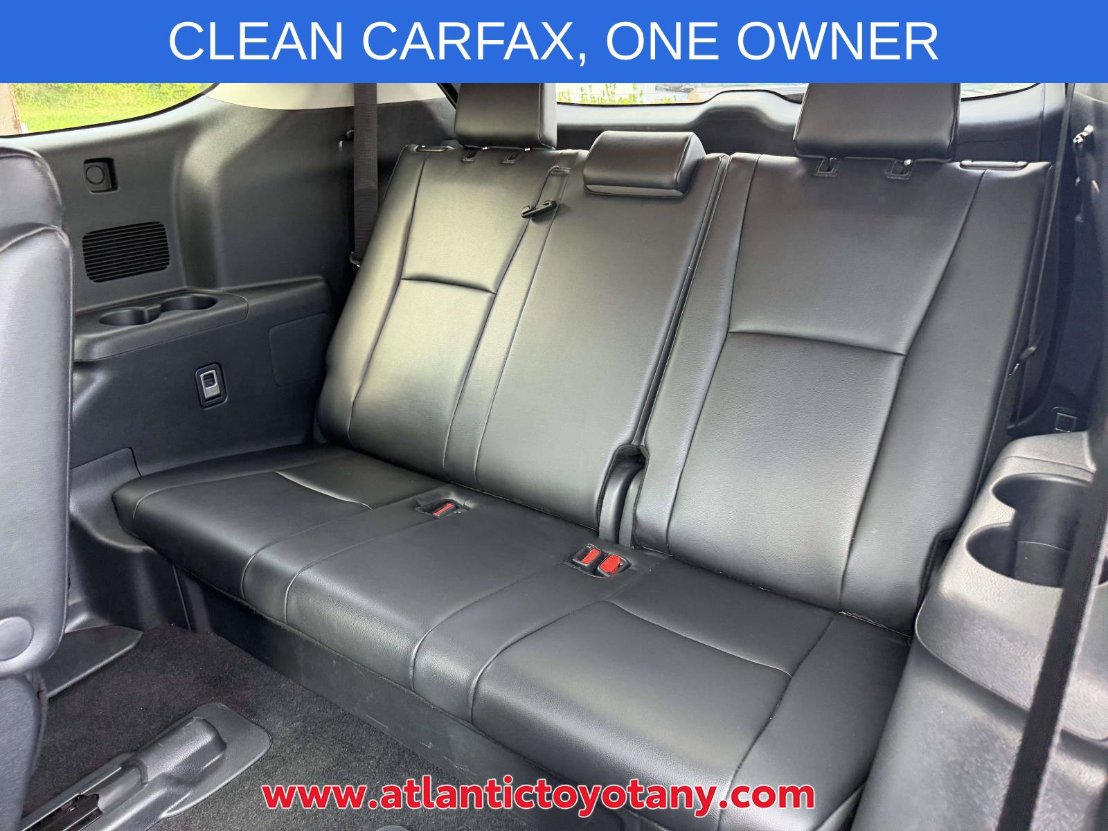 Used 2025 Toyota Highlander XLE FWD image 17