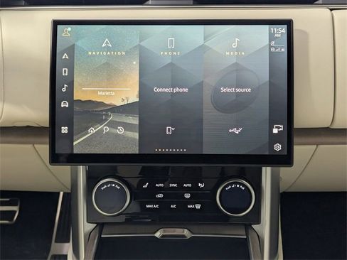 Used 2023 Land Rover Range Rover SE image 11