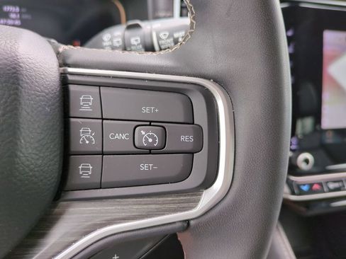 Used 2024 Jeep Wagoneer Series III AWD/4WD image 30