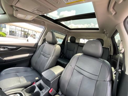 Used 2020 Nissan Rogue SL w/ Premium Package AWD/4WD image 11