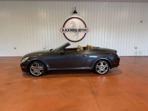 Used 2007 Lexus SC 430 Convertible RWD image 2