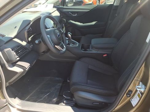 Used 2025 Subaru Outback Premium w/ Popular Package #1A image 19