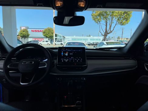 Used 2025 Jeep Compass Limited AWD/4WD image 34