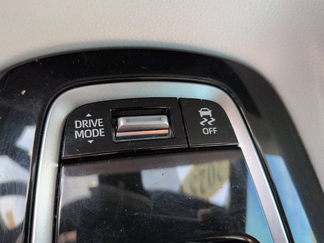 Certified 2025 Toyota Corolla SE w/ Convenience Package FWD image 25