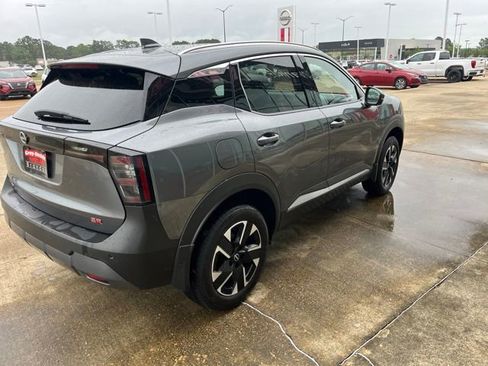 Used 2025 Nissan Kicks SR FWD image 4