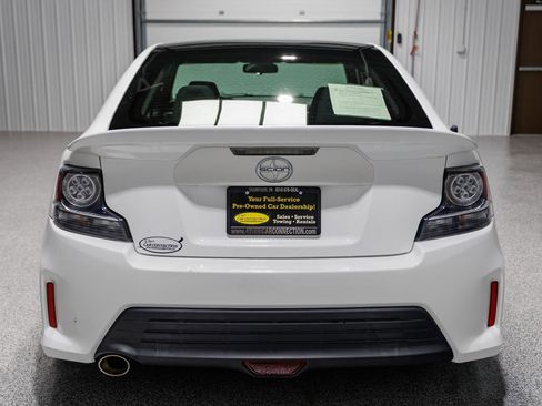 Used 2014 Scion tC image 5
