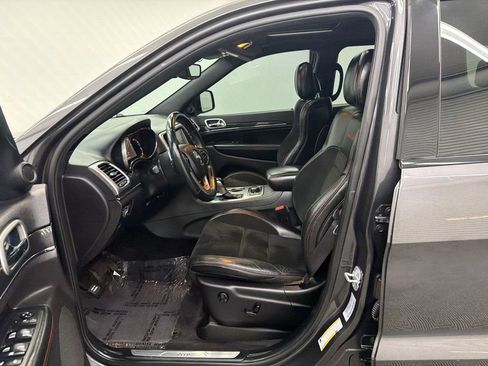 Used 2017 Jeep Grand Cherokee Trailhawk AWD/4WD image 9