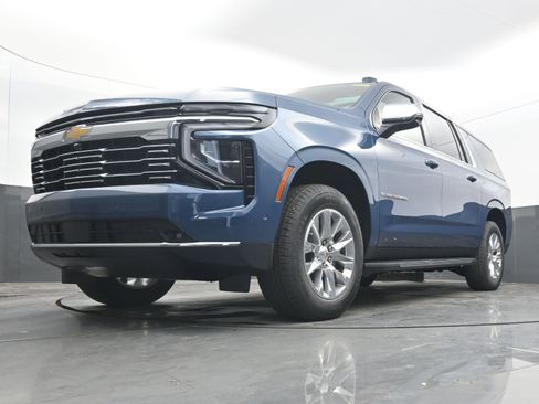 New 2026 Chevrolet Suburban Premier w/ Sun And Tow Package image 29